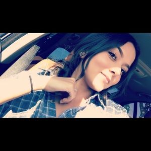 Meet your Posher, Alexis